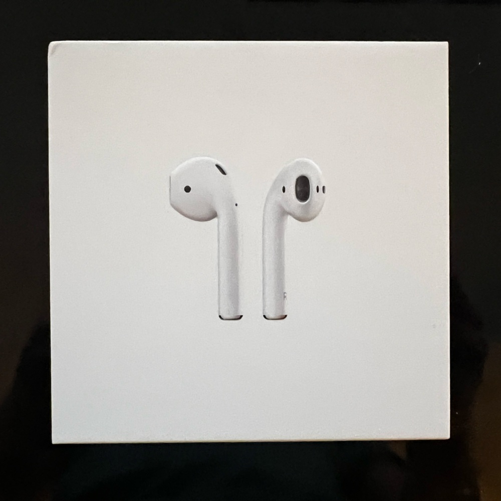Apple AirPods (2nd Generation) with Charging Case and Cord